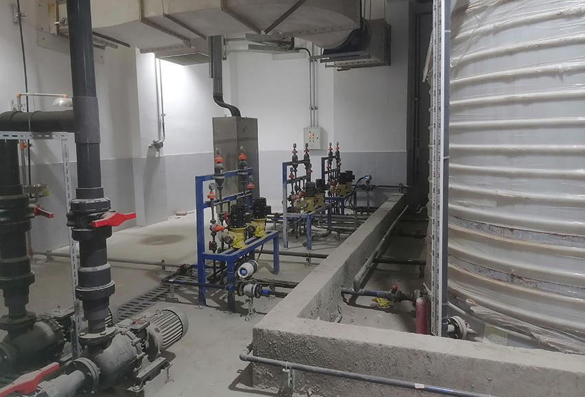 加氯儲罐及加氯機(jī)組